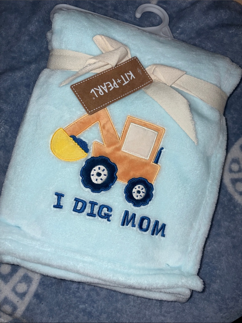 Kite + Pearl Blue "I Dig Mom" Baby Blanket